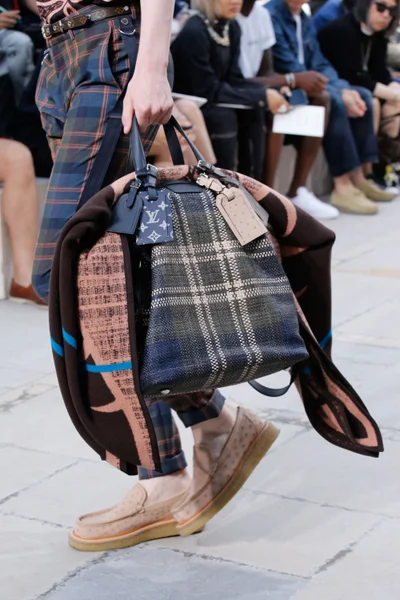 Look 38